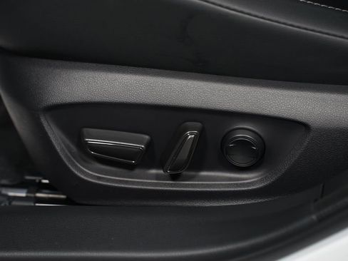 Certified 2025 Toyota Prius image 31