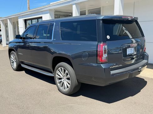 Used 2019 GMC Yukon XL SLT w/ Open Road Package AWD/4WD image 3