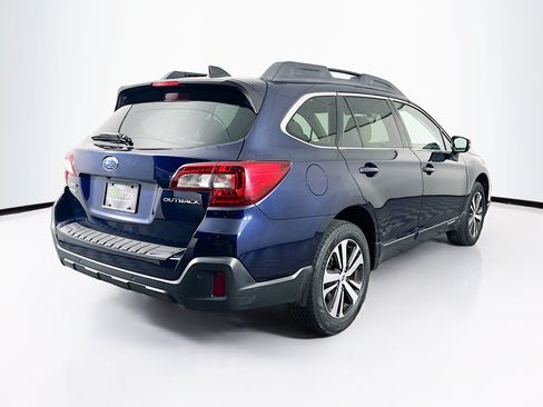 Used 2018 Subaru Outback 2.5i Limited AWD/4WD image 9