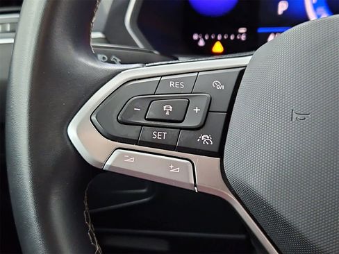 Certified 2022 Volkswagen Tiguan SE image 25