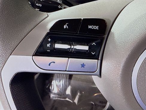 Used 2024 Hyundai Elantra SEL image 14