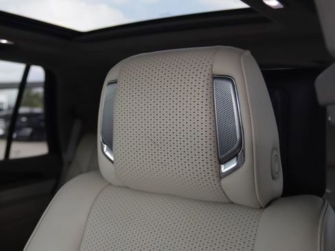 Used 2021 Cadillac Escalade Premium Luxury Platinum image 10