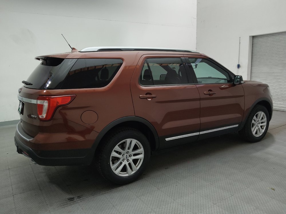 Used 2018 Ford Explorer XLT w/ Equipment Group 201A AWD/4WD image 10