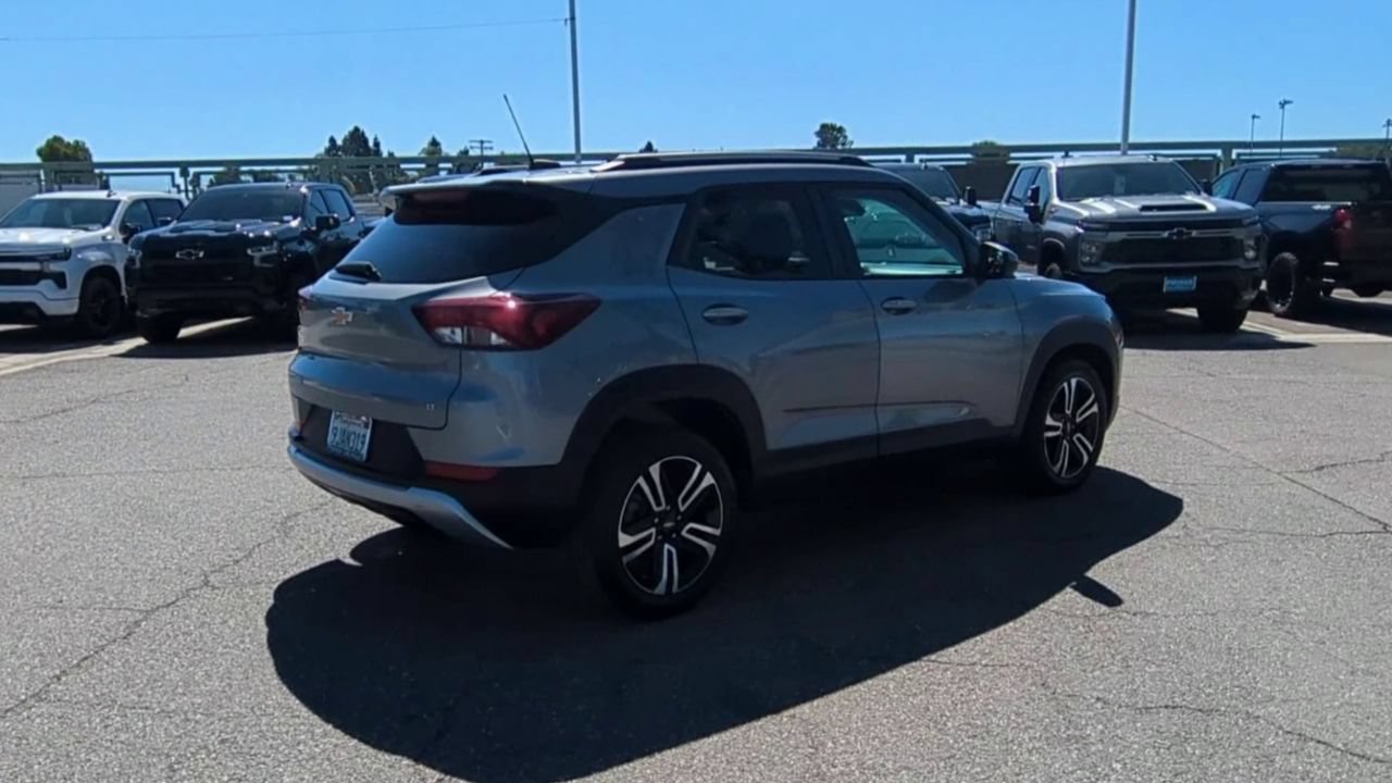 Used 2023 Chevrolet TrailBlazer LT FWD image 8