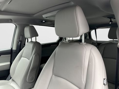 Used 2023 Honda Odyssey Touring image 11