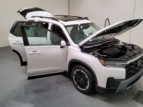 New 2026 Honda Pilot Touring image 10