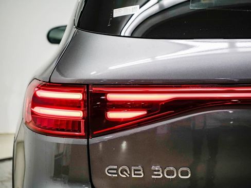 New 2025 Mercedes-Benz EQB 300 4MATIC image 9