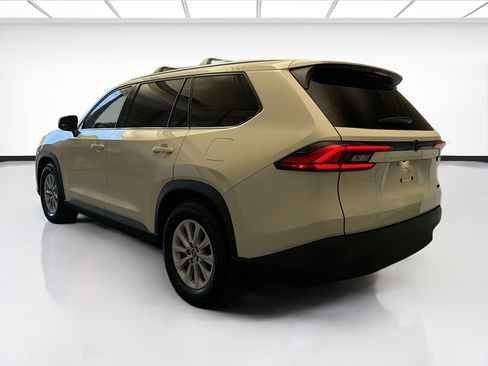 Used 2024 Toyota Grand Highlander XLE image 6