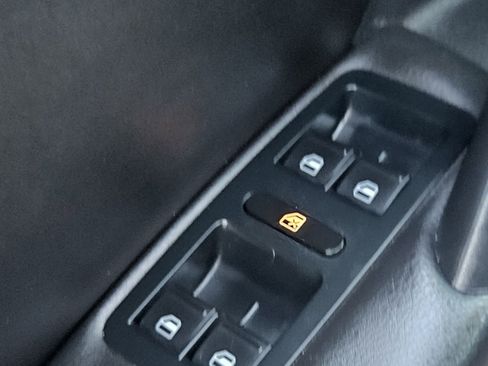 Used 2015 Volkswagen Passat 1.8T SE image 18