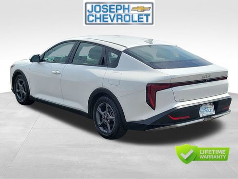 Used 2025 Kia K4 FWD image 3