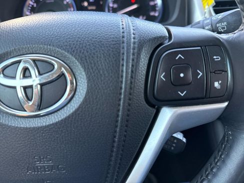 Used 2014 Toyota Highlander Limited image 27