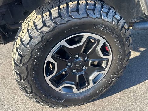 Used 2015 Jeep Wrangler Unlimited Rubicon image 8