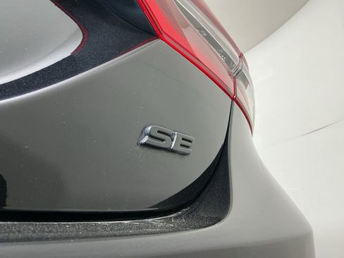 Used 2022 Toyota Camry SE image 29