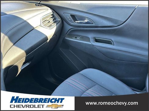 Used 2024 Chevrolet Equinox RS image 31