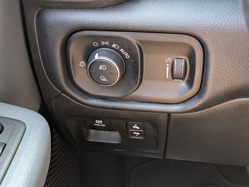 Used 2021 RAM 1500 Big Horn AWD/4WD image 22