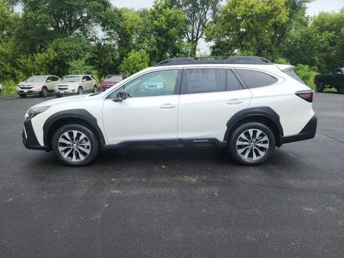 Used 2025 Subaru Outback Limited image 3