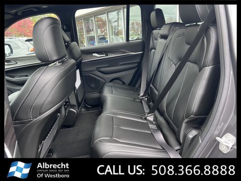 New 2025 Jeep Grand Cherokee Limited image 13