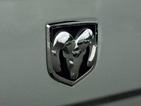 Used 2018 RAM 1500 Express AWD/4WD image 32