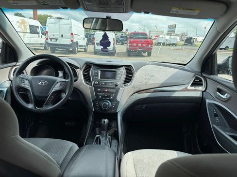 Used 2017 Hyundai Santa Fe Sport FWD image 19