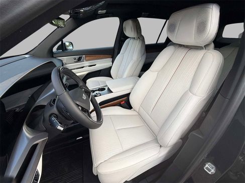 New 2026 Cadillac Vistiq Luxury w/ LPO, Floor Liner Package image 2