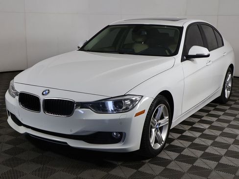 Used 2015 BMW 328i xDrive Sedan AWD/4WD image 9