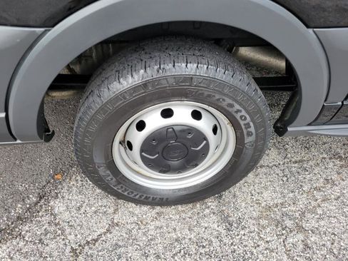 Used 2018 Ford Transit 150 XL RWD image 32