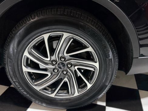 Used 2021 Lincoln Aviator AWD image 30