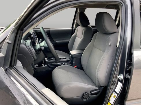 Used 2022 Toyota Tacoma SR w/ SR Convenience Package RWD image 8