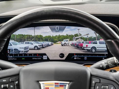 Used 2024 Cadillac Escalade Luxury w/ LPO, Floor Liner Package AWD/4WD image 27