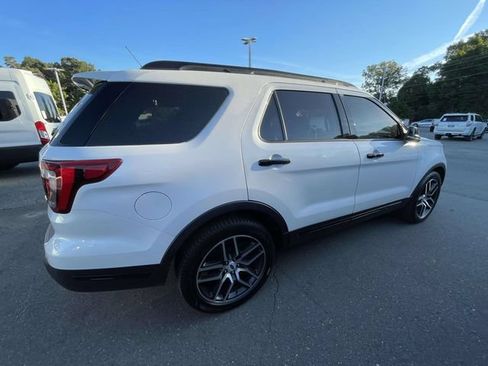 Used 2019 Ford Explorer Sport w/ Equipment Group 401A AWD/4WD image 8