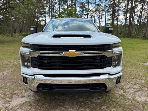 Used 2025 Chevrolet Silverado 3500 LT w/ Safety Package AWD/4WD image 8