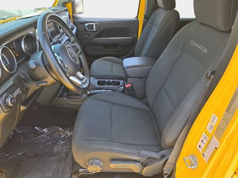 Used 2019 Jeep Wrangler Unlimited Sahara AWD/4WD image 17