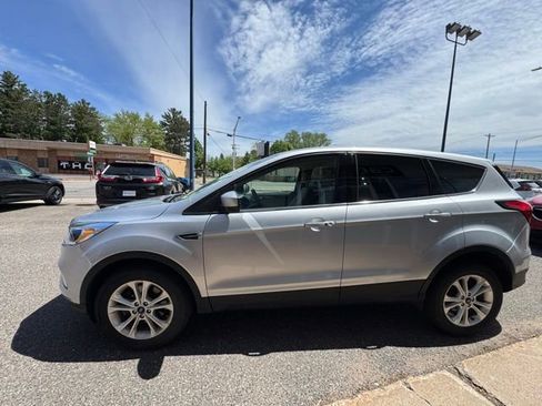 Used 2019 Ford Escape SE AWD/4WD image 4