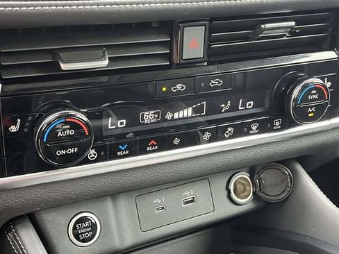 Used 2021 Nissan Rogue SL w/ Premium Package FWD image 33