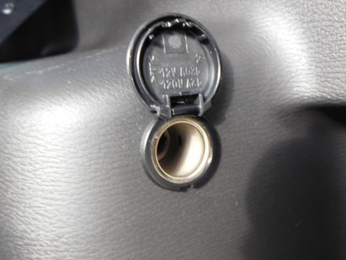 New 2025 Mitsubishi Outlander SE image 45