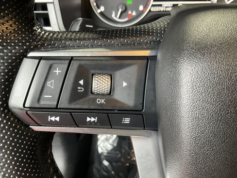 Used 2024 Mitsubishi Outlander SE Black Edition image 32