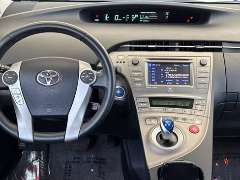 Used 2013 Toyota Prius Five FWD image 17