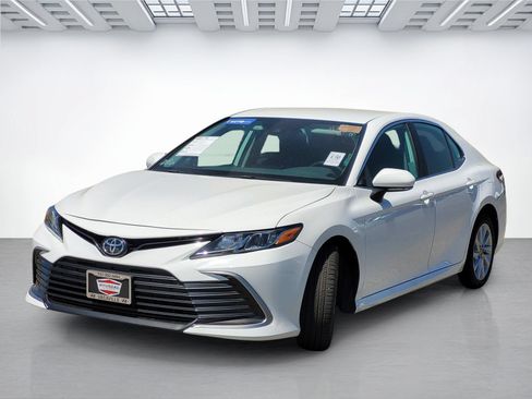 Used 2023 Toyota Camry LE FWD image 8