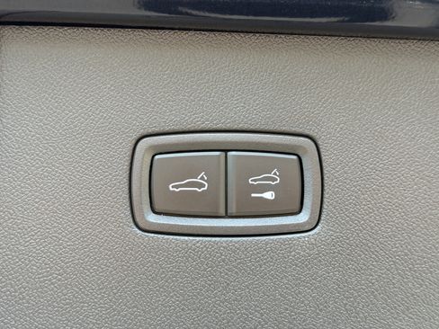 Certified 2024 Porsche Cayenne S image 15