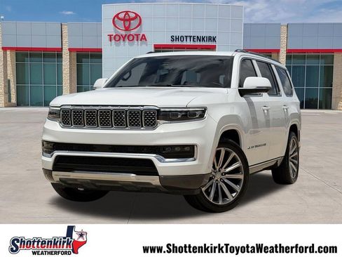 Used 2022 Jeep Grand Wagoneer Series II w/ Convenience Group III AWD/4WD image 1