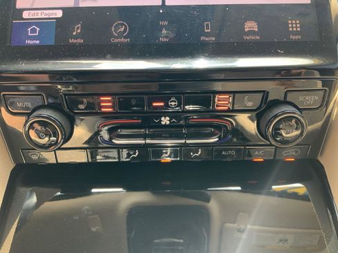 Used 2022 Jeep Grand Cherokee L Limited image 23