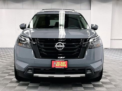 New 2025 Nissan Pathfinder Platinum w/ Lighting Package (N93) AWD/4WD image 16