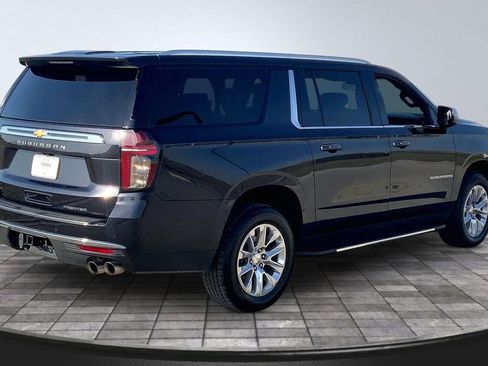 Used 2023 Chevrolet Suburban Premier image 5
