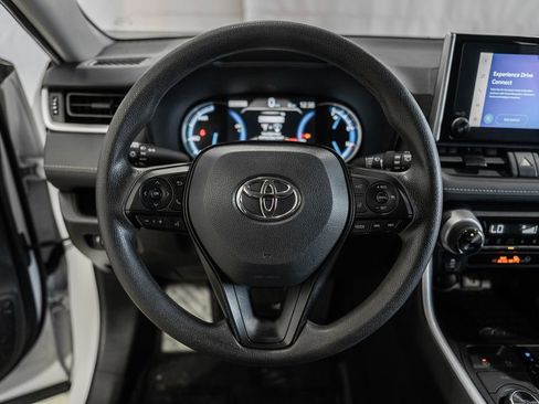 Used 2025 Toyota RAV4 XLE image 26