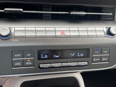 Used 2024 Hyundai Kona SEL AWD/4WD image 13