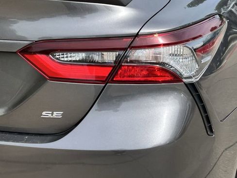 Used 2021 Toyota Camry SE image 7
