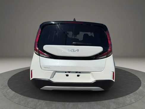 Used 2023 Kia Soul S FWD image 4