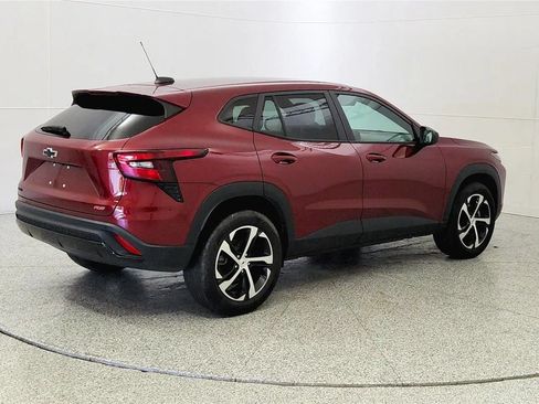 Used 2024 Chevrolet Trax RS w/ Driver Confidence Package FWD image 8