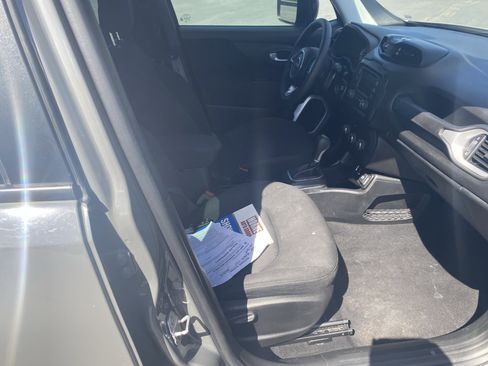 Used 2019 Jeep Renegade Sport FWD image 22