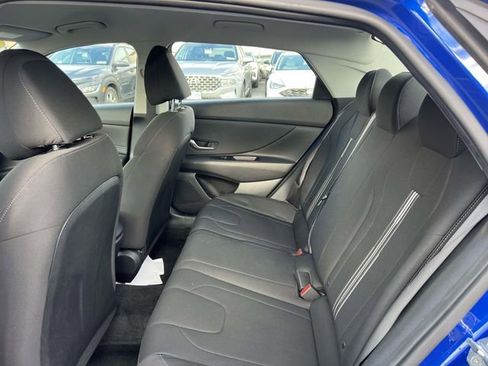 Certified 2023 Hyundai Elantra SEL w/ Convenience Package image 9